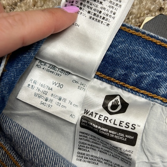 NWT High Rise Free People x Levi’s Wedgie Distressed Jeans- sz30 - Picture 10 of 10